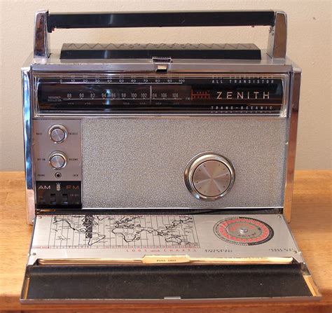 Zenith quickly became known as an innovator. . Zenith radio models 1960s